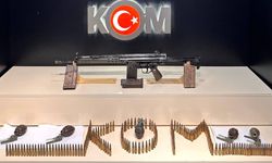 Van’da eve düzenlenen operasyonda el bombaları ve tüfek ele geçirildi