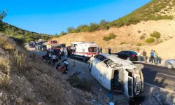 Tarım İşçilerini Taşıyan Minibüs Devrildi: 19 Yaralı