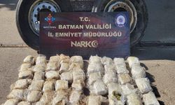 Tırın lastiğinde 27 kilo skunk ele geçirildi: 4 tutuklama