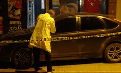 Motosikletle kafeye silahlı saldırı: 2 Yaralı
