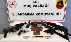 Muş'ta jandarma operasyonunda silah ve mühimmat ele geçirildi