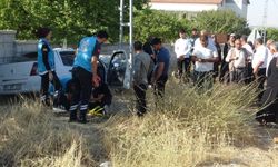Kontrolden Çıkarak Bahçe Duvarına Çarpan Araçta Anne ve 3 Çocuğu Yaralandı