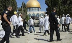 Siyonistler Mescid-i Aksa’ya Bir Kez Daha Baskın Düzenledi