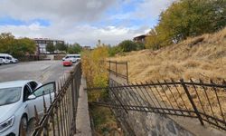 Ahlat’ta Okul Önündeki Atık Su Kanalı Tepkiye Neden Oldu