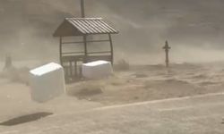 Bitlis’te kuvvetli rüzgar ve fırtına hayatı olumsuz etkiledi