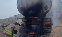 Park halindeki tanker alev aldı