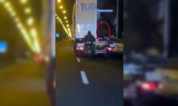 Hareket Halindeki Kamyondan Koyun Çalan Hırsızlar Kameralara Yakalandı