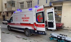 Rahatsızlığı Bulunan Kadın Evde Kendi Boğazını Kesti