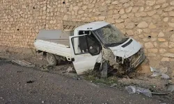 Kamyonet Hafif Ticari Araca Çarptı: 4 Yaralı