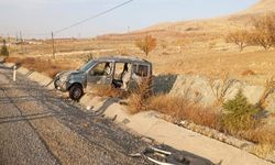 Hafif Ticari Araç Kanala Çarptı: 1 Yaralı