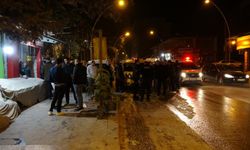 Kaldırımda Bekleyen Kişiye Silahlı Saldırı Sonucu Yaralandı