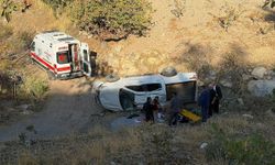 Virajı alamayan pikap devrildi: 4 yaralı