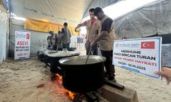 Yetimler Vakfı, hayırseverlerin sofralarını Gazze’ye ulaştırıyor