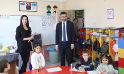 Başkan Tanğlay’dan Minik Öğrencilere Anlamlı Hediye