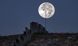 Bitlis Semalarında Süper Ayın Vedası Böyle Görüntülendi