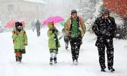 Yoğun Kar Yağışı Nedeniyle Birçok İlde Okullara Ara Verildi