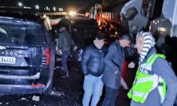 Kaygan Yolda 7 Araç Zincirleme Kazaya Karıştı