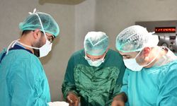 Türkiye’de bir ilk: Kalbin içini dolduran dev kitle ameliyatla çıkarıldı