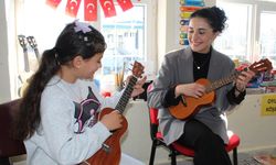 Tek öğretmen, dört öğrenci: Bingöl köy okulunda yürek ısıtan eğitim