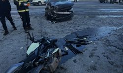 Bitlis’te otomobil ile motosiklet kafa kafaya çarpıştı: 1 yaralı