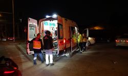 Otomobil ile Motosiklet Çarpıştı: Motokurye Kazada Yaralandı