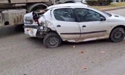 İki Otomobil Çarpıştı: 1’i Ağır 2 Yaralı