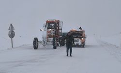 Muş Karayolu Tır ve Çekici Trafiğine Kapatıldı
