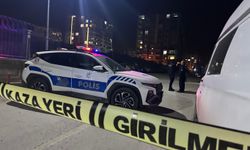 Karakol önünde bıçaklı kavga: 3 yaralı