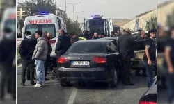 İki Otomobil Çarpıştı: 4 Kişi Yaralandı