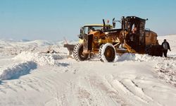 Siirt’te yoğun kar ulaşımı aksattı: 45 köy yolu kapandı