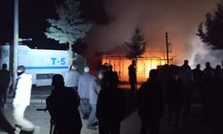 Çıkan Yangında İş Yeri Küle Döndü