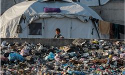 Gazze’de çöp yığınları arasında yaşam mücadelesi