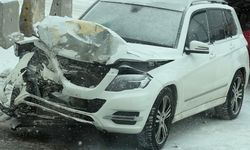 Tatvan Belediye Başkanının makam aracı kaza yaptı