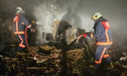 Evde Çıkan Yangın Evi Tamamen Küle Çevirdi