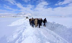Vali Karakaya karla mücadele çalışmalarını yerinde inceledi