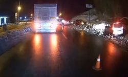 Diyarbakır’da gizli buzlanma zincirleme kazaya neden oldu: 2 yaralı