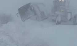 Muş'ta Yolcu Otobüsü Kayarak Yoldan Çıktı