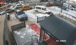 3 Aracın Karıştığı Zincirleme Kaza Kameraya Yansıdı