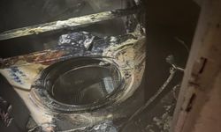 Çamaşır makinesinden çıkan yangın evi küle çevirdi