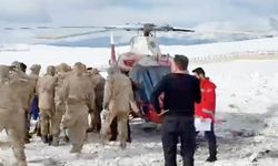 Muş’ta asfiksi tanılı bebek için ambulans helikopter havalandı