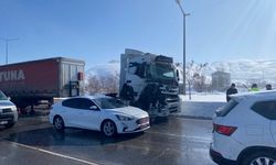 Bitlis’te İki Tır Feci Şekilde Çarpıştı