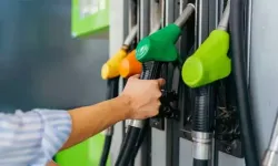 Araç Sahiplerini İlgilendiriyor: İslam Memiş’ten Akaryakıt ve Altın–Petrol Yorumu