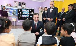 Bitlis Valisi Karakaya, Öğrencilerin Karne Sevincine Ortak Oldu