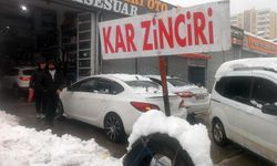 Yoğun kar yağışı sonrası oto sanayilerde zincir ve lastik yoğunluğu