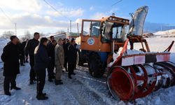 Vali Karakaya Karla Mücadele Çalışmalarını Yerinde İnceledi
