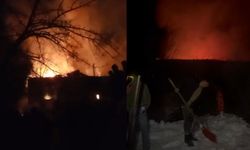 Bitlis’te çıkan yangına köylüler kar kütleleriyle müdahale ederken 2 ev yandı