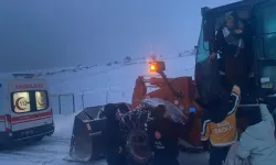 Yoğun Kar ve Tipide Hamile Kadın Kepçe ile Kurtarıldı