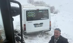 Siirt’te kar ve tipide mahsur kalan öğrenci servisi kurtarıldı