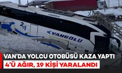 Van’da yolcu otobüsü ile kar küreme aracı çarpıştı: 4’ü ağır 19 yaralı
