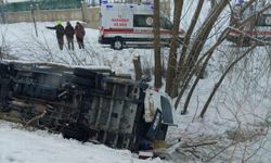 Muş’ta işçi servisi şarampole yuvarlandı: 6 kişi yaralandı